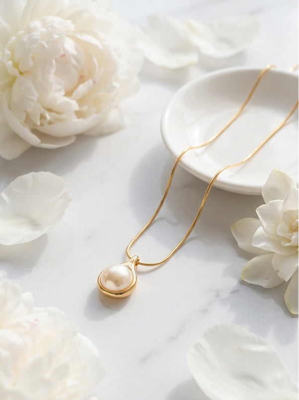 Pearl Drop Circle Necklace